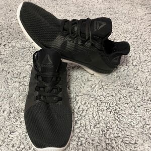 REEBOK 9 Unisex Black Sneakers